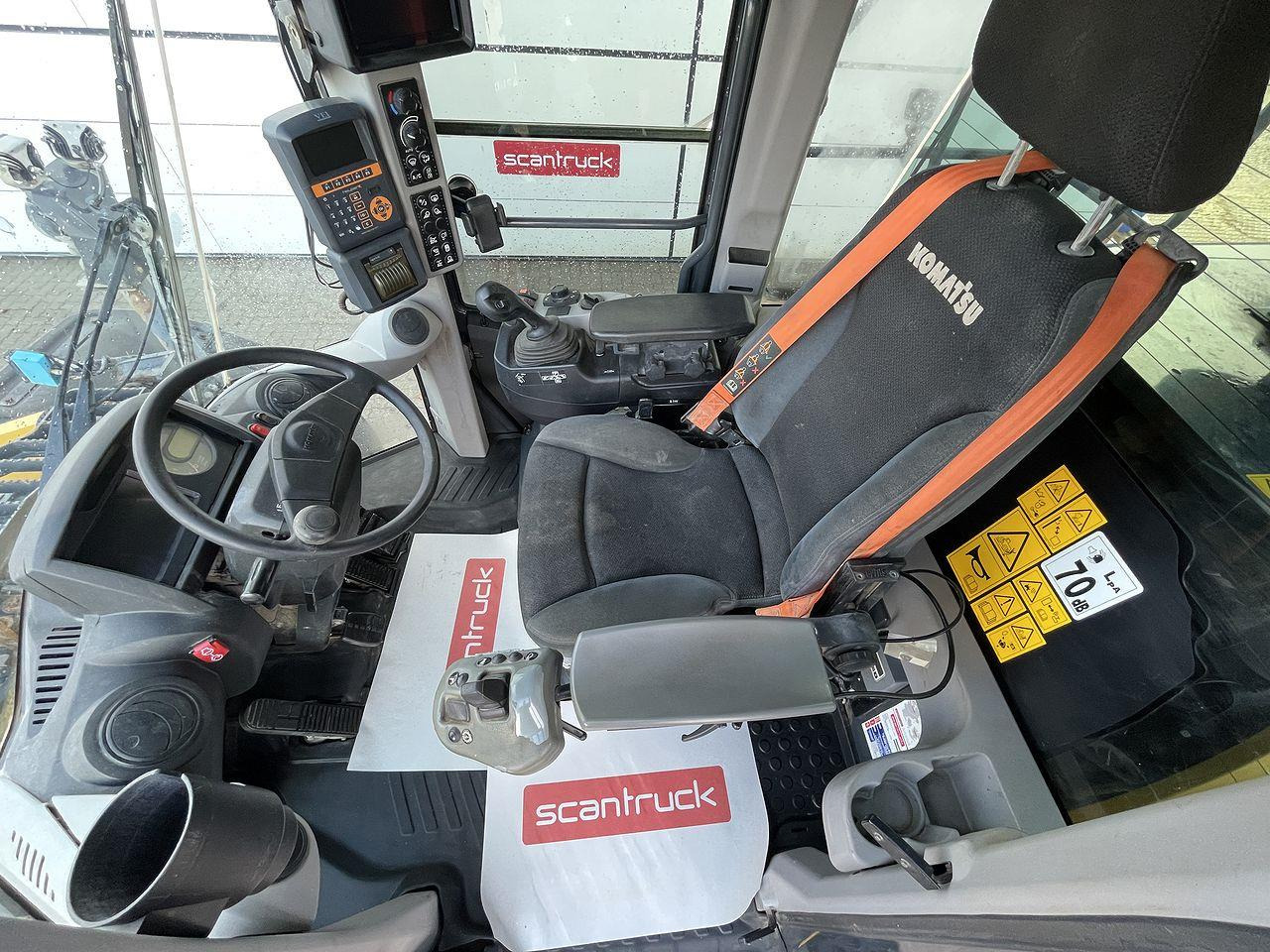 Komatsu WA475-10EO - Chargeuse sur pneus: photos 3 Komatsu WA475-10EO - Chargeuse sur pneus: photos 3