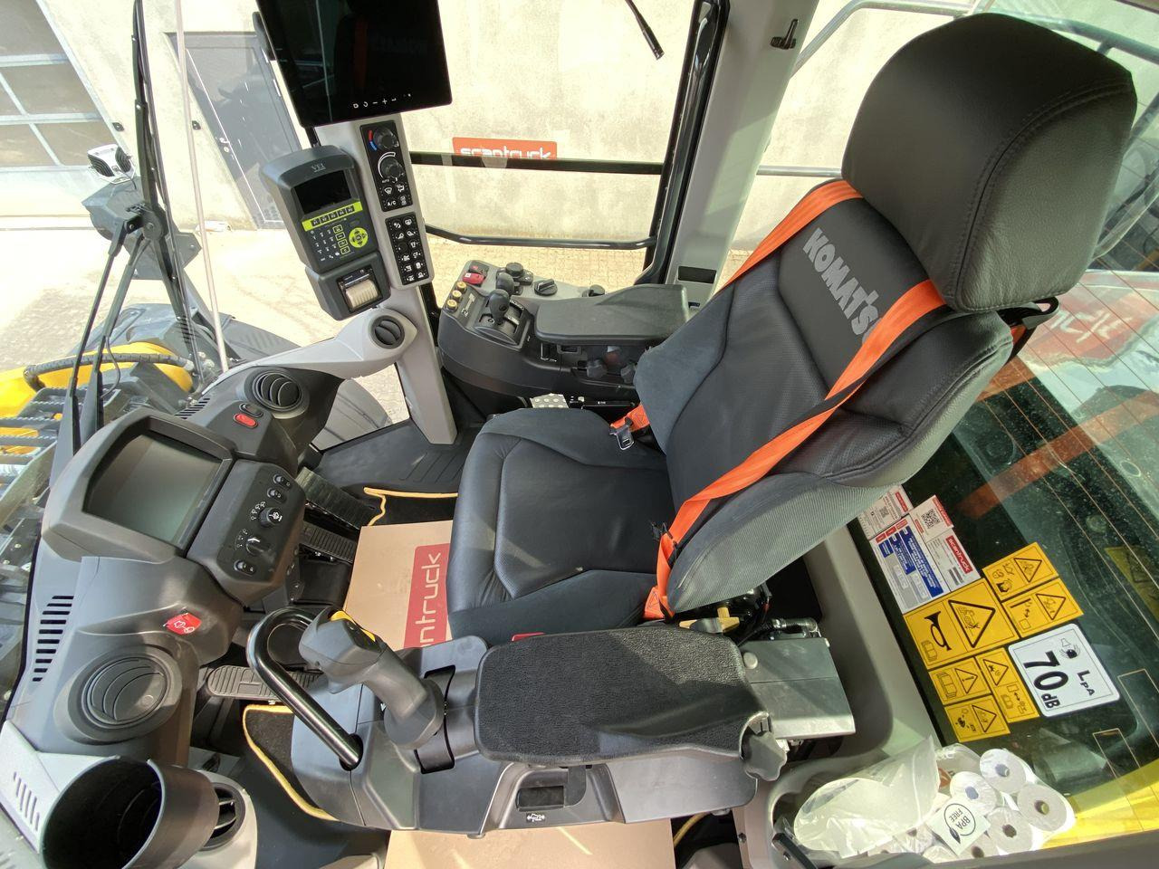 Komatsu WA485-11EO - Chargeuse sur pneus: photos 3 Komatsu WA485-11EO - Chargeuse sur pneus: photos 3