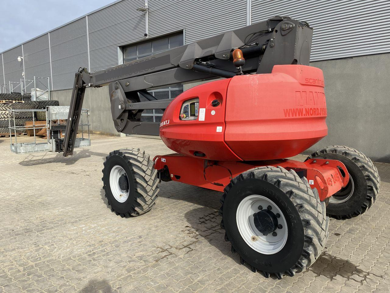 Manitou 200ATJ RC - Nacelle articulée: photos 2 Manitou 200ATJ RC - Nacelle articulée: photos 2