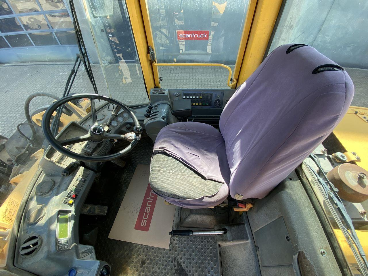 Volvo L70C - Chargeuse sur pneus: photos 3 Volvo L70C - Chargeuse sur pneus: photos 3