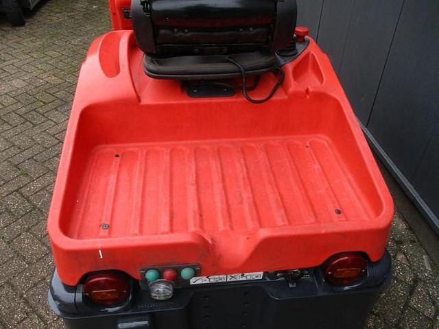 Linde P 60 - Chariot tracteur: photos 4 Linde P 60 - Chariot tracteur: photos 4