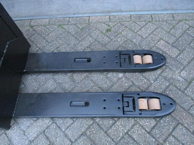Toyota LPE 250 - Transpalette: photos 4 Toyota LPE 250 - Transpalette: photos 4