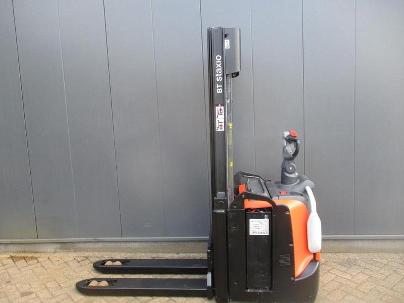 Toyota SPE 120L - Gerbeur: photos 1 Toyota SPE 120L - Gerbeur: photos 1