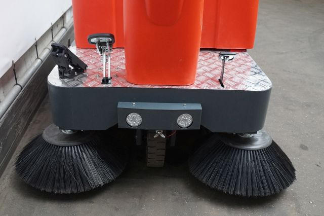 EP T1260 - Balayeuse industrielle: photos 4 EP T1260 - Balayeuse industrielle: photos 4