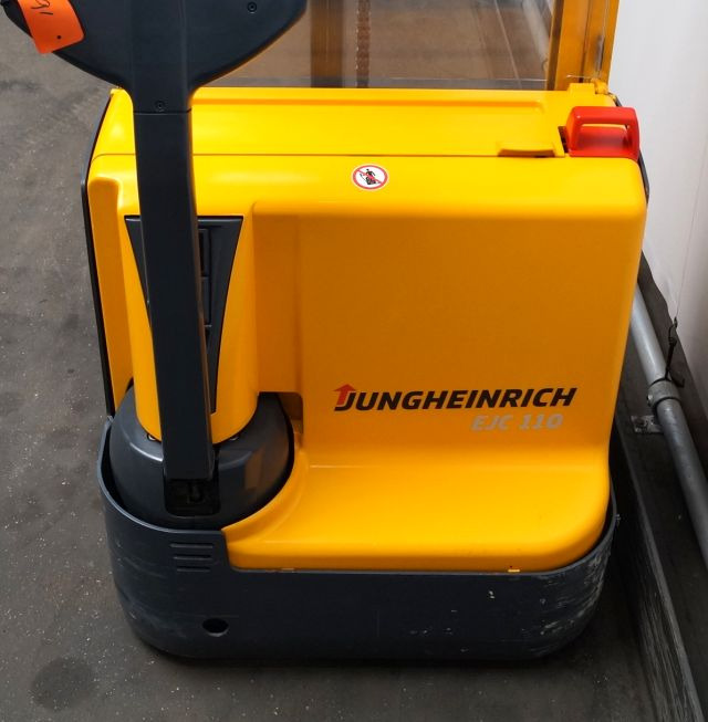 Jungheinrich EJC110 - Gerbeur: photos 3 Jungheinrich EJC110 - Gerbeur: photos 3