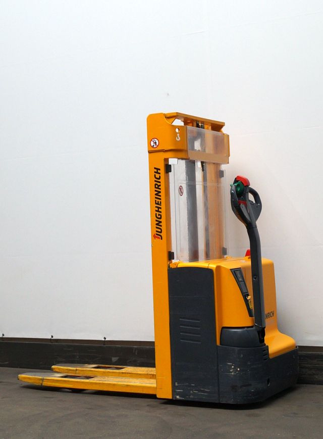 Jungheinrich EJC110 - Gerbeur: photos 2 Jungheinrich EJC110 - Gerbeur: photos 2