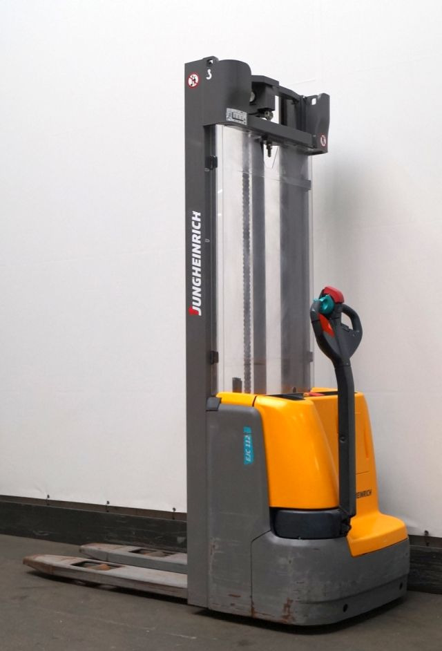 Jungheinrich EJC112 - Gerbeur: photos 2 Jungheinrich EJC112 - Gerbeur: photos 2