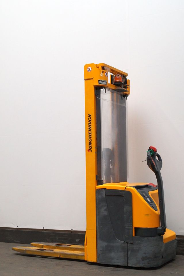 Jungheinrich EJC214 - Gerbeur: photos 2 Jungheinrich EJC214 - Gerbeur: photos 2