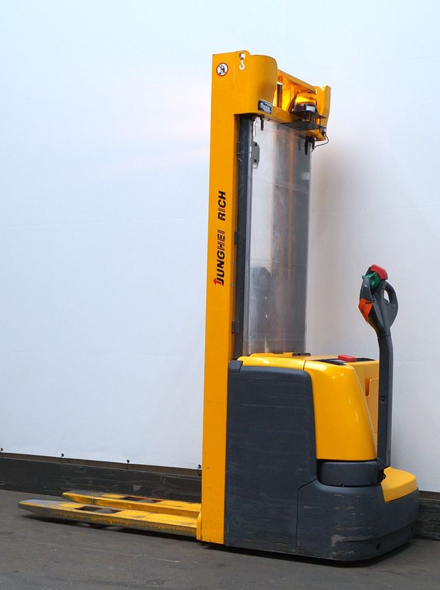 Jungheinrich EJC214 - Gerbeur: photos 2 Jungheinrich EJC214 - Gerbeur: photos 2