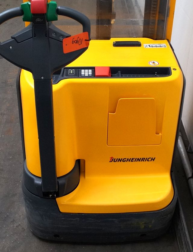 Jungheinrich EJC214 - Gerbeur: photos 3 Jungheinrich EJC214 - Gerbeur: photos 3