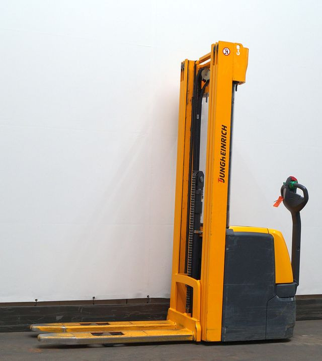 Jungheinrich EJC214 - Gerbeur: photos 1 Jungheinrich EJC214 - Gerbeur: photos 1