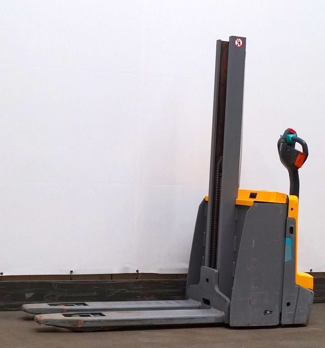 Jungheinrich EJD118i - Gerbeur: photos 1 Jungheinrich EJD118i - Gerbeur: photos 1