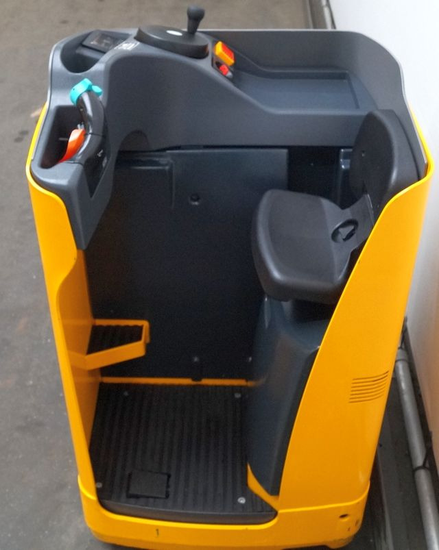 Jungheinrich ESE120 - Transpalette: photos 4 Jungheinrich ESE120 - Transpalette: photos 4