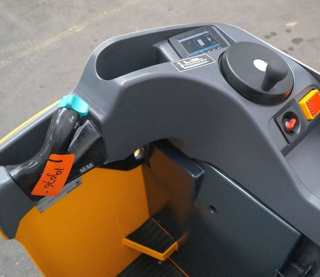 Jungheinrich ESE120 - Transpalette: photos 5 Jungheinrich ESE120 - Transpalette: photos 5