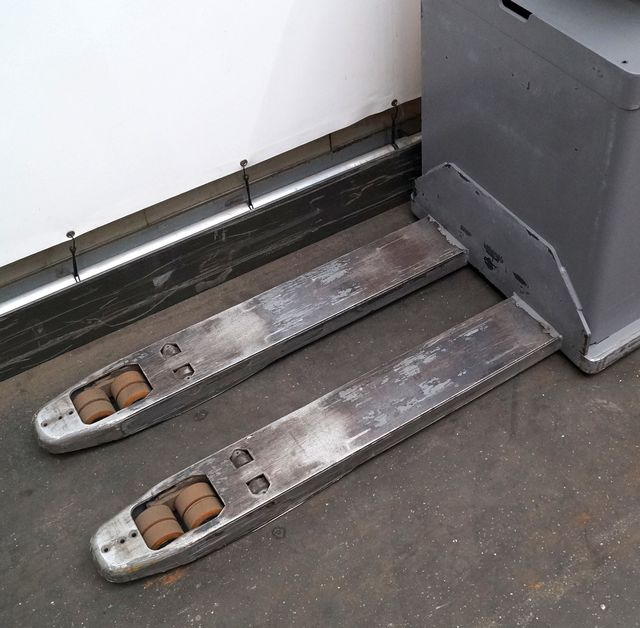 Jungheinrich ESE120 - Transpalette: photos 3 Jungheinrich ESE120 - Transpalette: photos 3