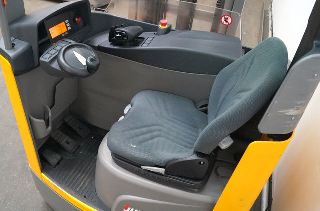 Jungheinrich ETV214 - Chariot à mât rétractable: photos 3 Jungheinrich ETV214 - Chariot à mât rétractable: photos 3