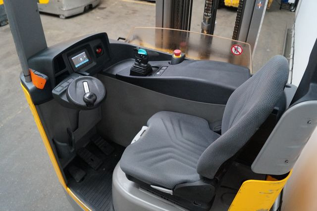 Jungheinrich ETV216 - Chariot à mât rétractable: photos 3 Jungheinrich ETV216 - Chariot à mât rétractable: photos 3