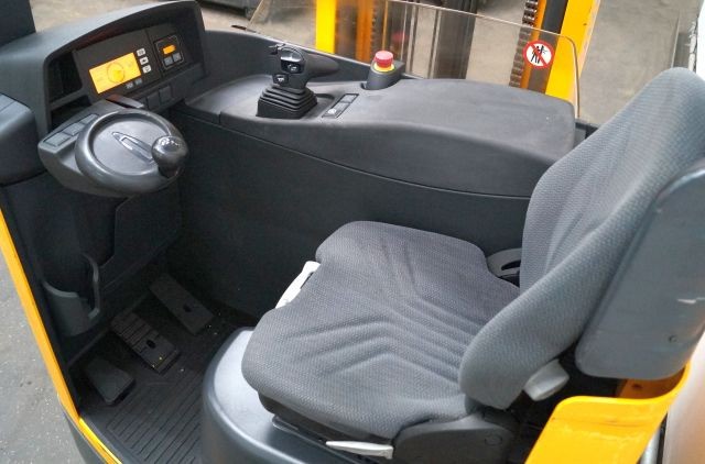 Jungheinrich ETV216 - Chariot à mât rétractable: photos 3 Jungheinrich ETV216 - Chariot à mât rétractable: photos 3