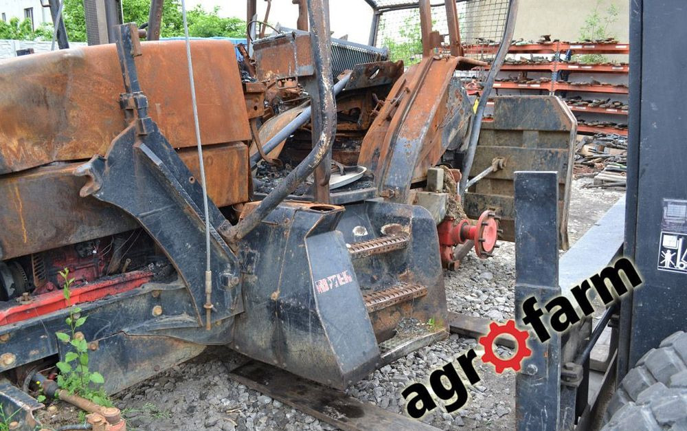 MCCormick części MTX 150 175 skrzynia silnik most oś napęd kabina wał blok głowica piasta - Boîte de vitesse pour Machine agricole: photos 3 MCCormick części MTX 150 175 skrzynia silnik most oś napęd kabina wał blok głowica piasta - Boîte de vitesse pour Machine agricole: photos 3