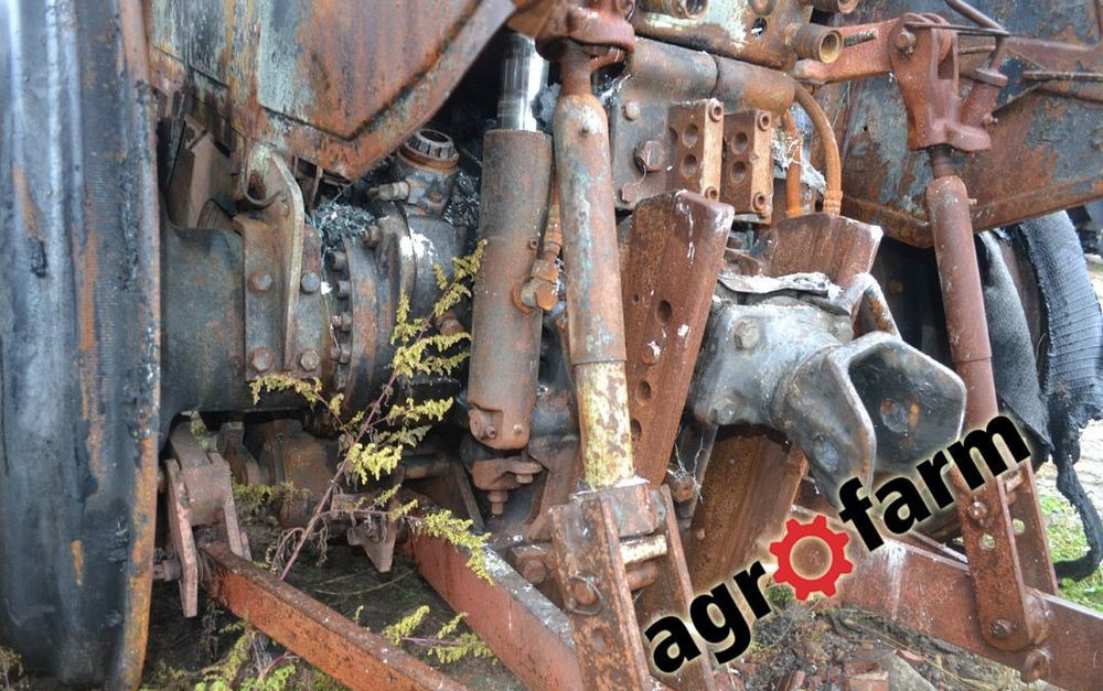 Fendt 380 390 370 GT skrzynia silnik kabina most zwolnica blok zawór - Pièces de rechange: photos 5 Fendt 380 390 370 GT skrzynia silnik kabina most zwolnica blok zawór - Pièces de rechange: photos 5