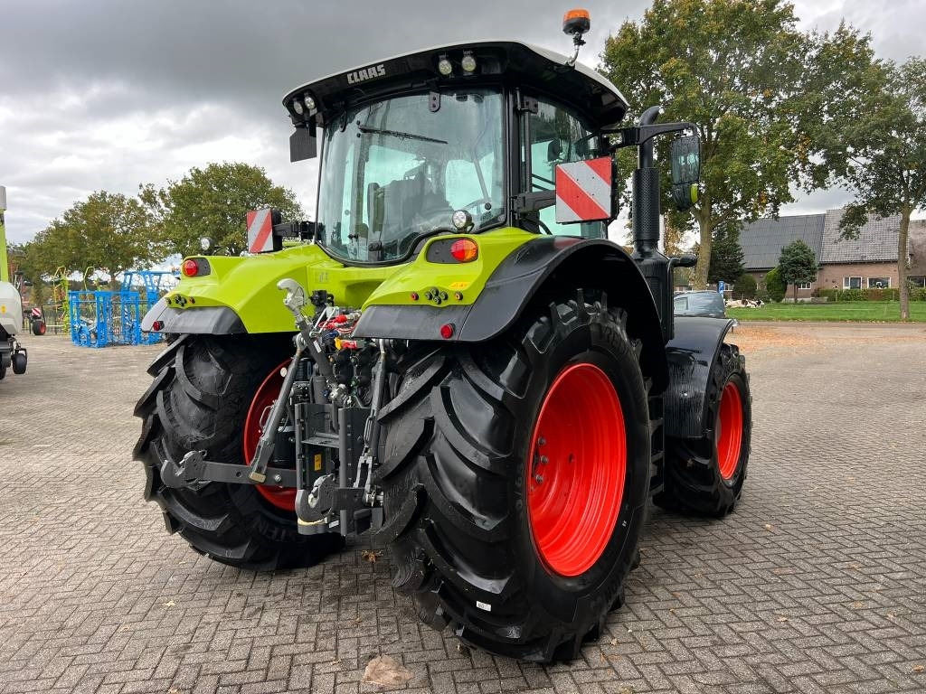 Claas Arion 530 CIS+ - Tracteur agricole: photos 5 Claas Arion 530 CIS+ - Tracteur agricole: photos 5
