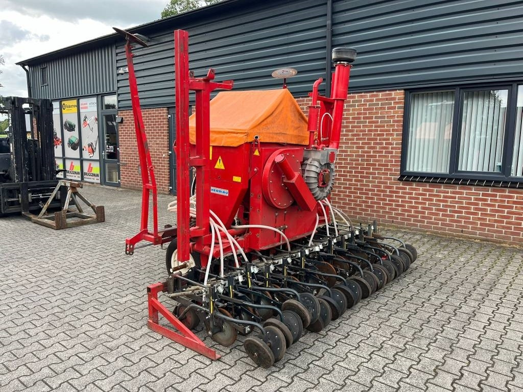 Herriau Turbosem SP12 - Semoir monograine: photos 3 Herriau Turbosem SP12 - Semoir monograine: photos 3