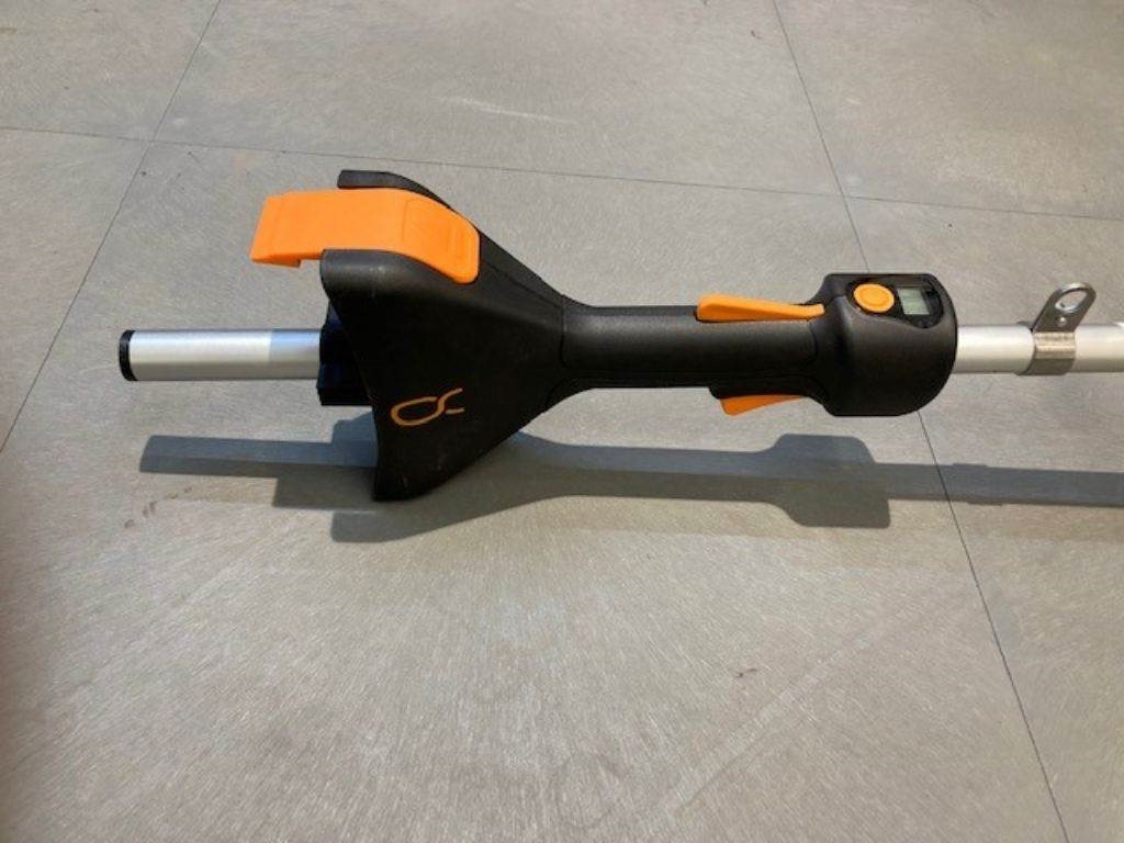 Pellenc Excelion Alpha - Motofaucheuse: photos 2 Pellenc Excelion Alpha - Motofaucheuse: photos 2