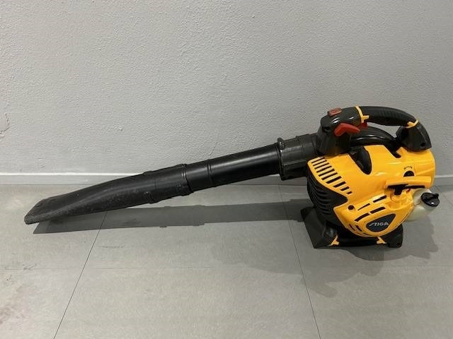 Véhicule de voirie/ Spécial Stiga SBL 327 Bladblazer: photos 1