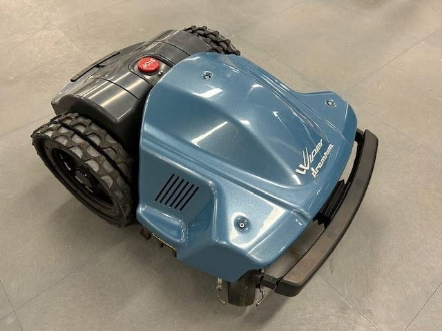 WIPER K MEDIUM ROBOTMAAIER - Motofaucheuse: photos 2 WIPER K MEDIUM ROBOTMAAIER - Motofaucheuse: photos 2