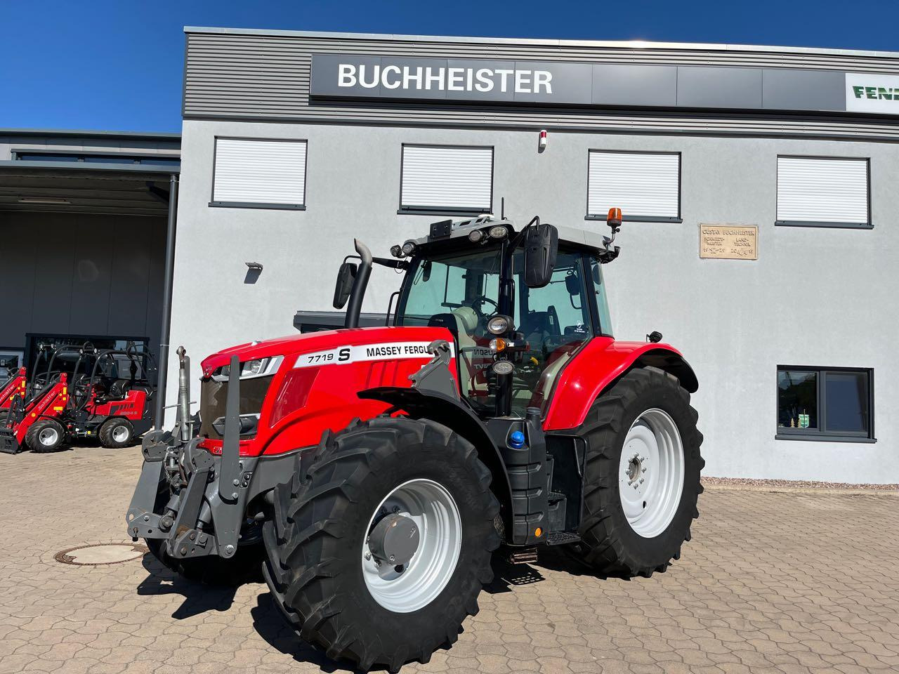 Massey Ferguson 7719 DynaVT - Tracteur agricole: photos 1 Massey Ferguson 7719 DynaVT - Tracteur agricole: photos 1