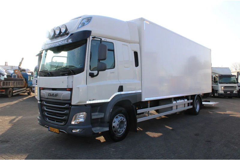 DAF CF 260 + EURO 6 + LIFT - Camion fourgon: photos 2 DAF CF 260 + EURO 6 + LIFT - Camion fourgon: photos 2
