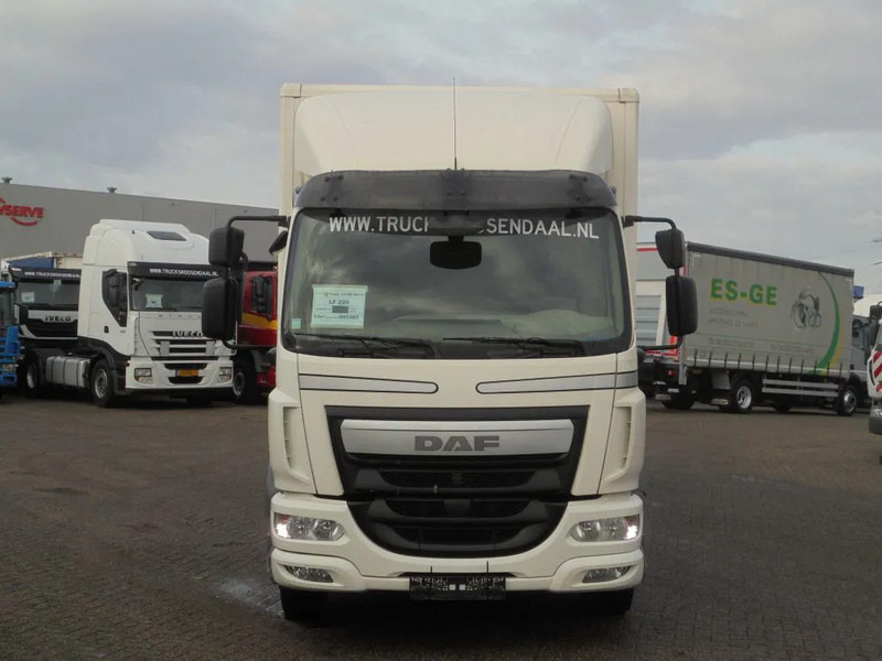 DAF LF 220 + Euro 6 + Dhollandia Lift+16 tons + Discounted from 31.950,- - Camion fourgon: photos 2 DAF LF 220 + Euro 6 + Dhollandia Lift+16 tons + Discounted from 31.950,- - Camion fourgon: photos 2