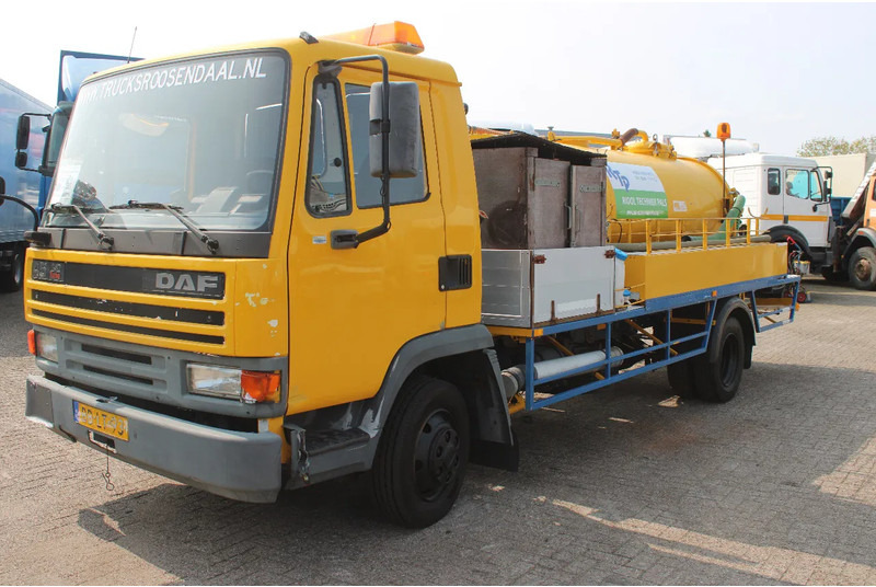 DAF LF 45.130 + RON 4.000LITER - Camion hydrocureur: photos 2 DAF LF 45.130 + RON 4.000LITER - Camion hydrocureur: photos 2