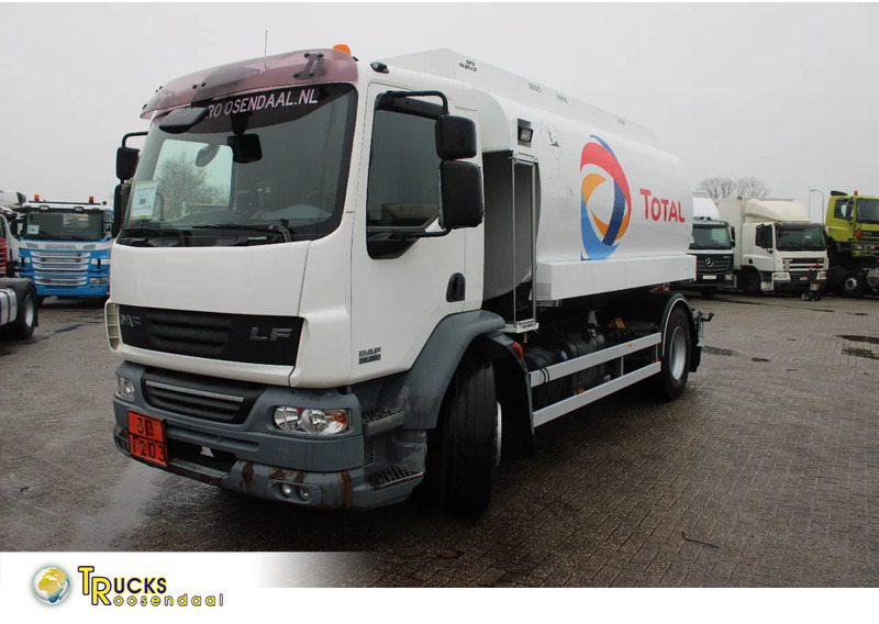 DAF LF 55.280 + 13.000L + 3 compartiment - Camion citerne: photos 1 DAF LF 55.280 + 13.000L + 3 compartiment - Camion citerne: photos 1