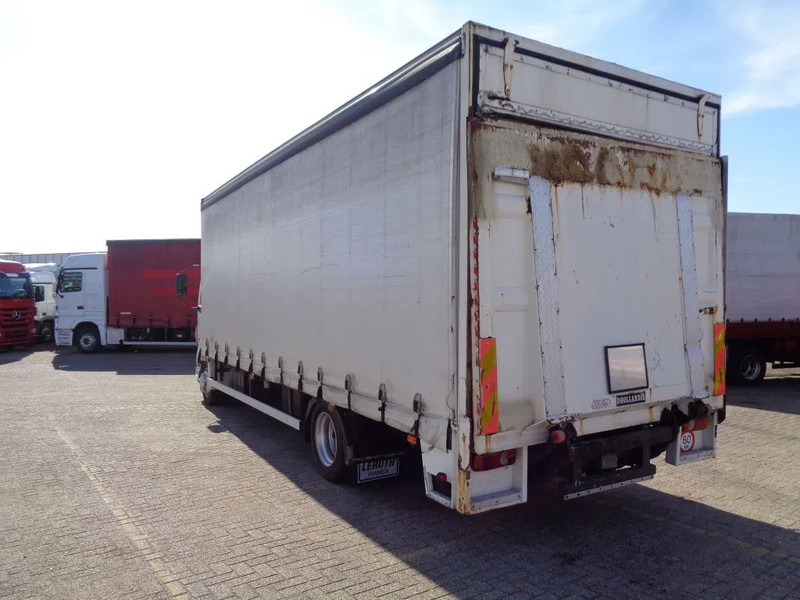 Camion à rideaux coulissants DAF LF55.180 + MANUAL + LIFT: photos 9