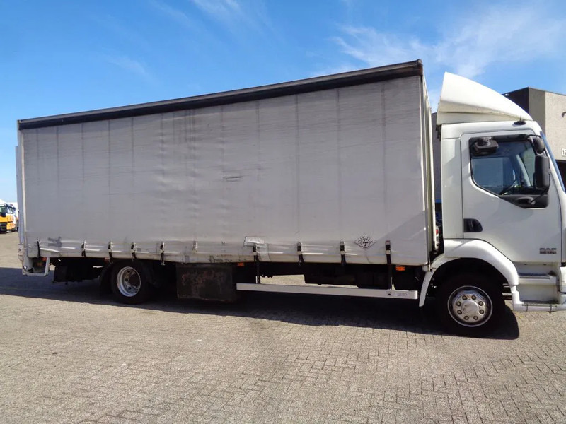 Camion à rideaux coulissants DAF LF55.180 + MANUAL + LIFT: photos 8