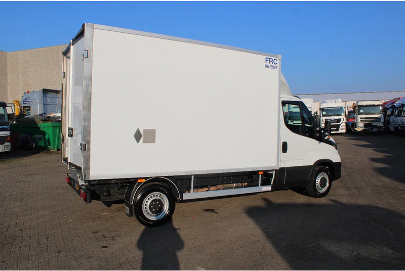 Iveco Daily 35S16 + CARRIER + FRC/ATP - Utilitaire frigorifique: photos 4 Iveco Daily 35S16 + CARRIER + FRC/ATP - Utilitaire frigorifique: photos 4