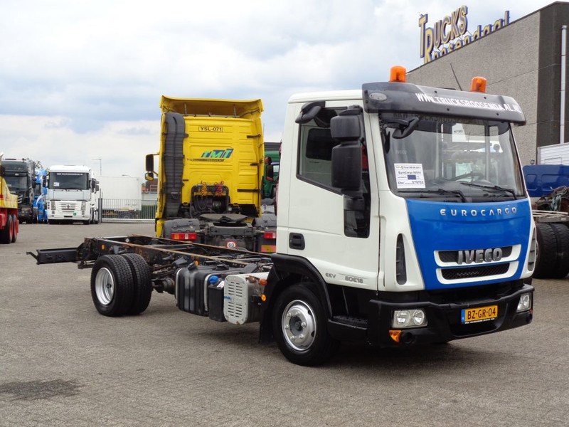 Iveco EuroCargo 80E18 + PTO + Euro 5 + blad-blad - Châssis cabine: photos 3 Iveco EuroCargo 80E18 + PTO + Euro 5 + blad-blad - Châssis cabine: photos 3