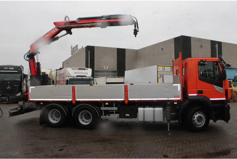 Iveco Stralis 420 + 6x2 + FASSI F185 + EURO 6 + LOW KM + REMOTE - Camion grue: photos 3 Iveco Stralis 420 + 6x2 + FASSI F185 + EURO 6 + LOW KM + REMOTE - Camion grue: photos 3