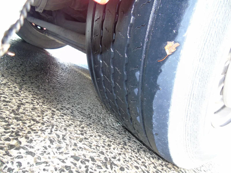 Camion fourgon MAN TGA 18.400 + combi + lift + euro 5 + 2.70: photos 19 Camion fourgon MAN TGA 18.400 + combi + lift + euro 5 + 2.70: photos 19