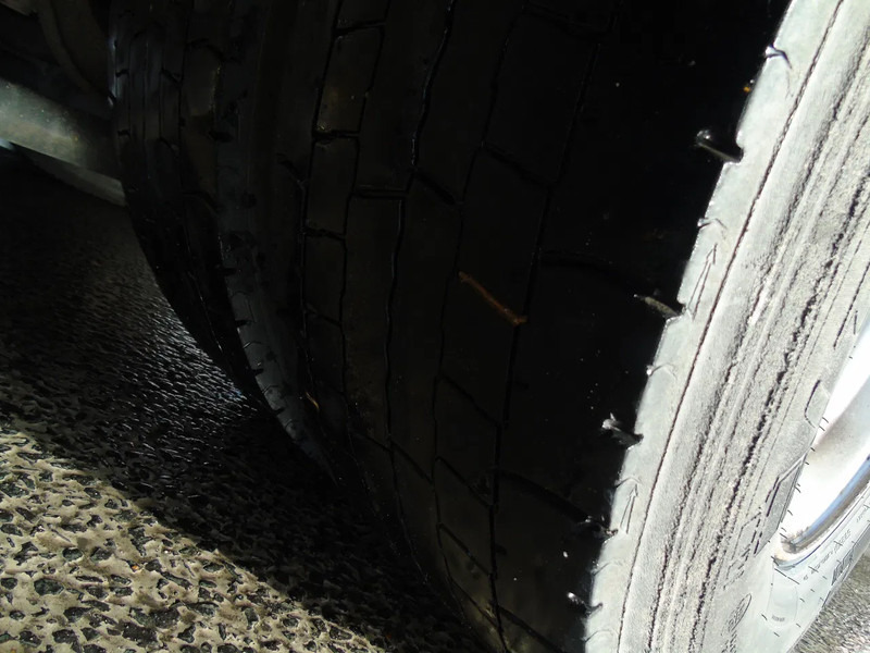 Camion fourgon MAN TGA 18.400 + combi + lift + euro 5 + 2.70: photos 17 Camion fourgon MAN TGA 18.400 + combi + lift + euro 5 + 2.70: photos 17