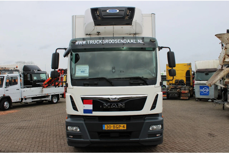 MAN TGM 18.250 + EURO 6 + CARRIER + LIFT - Camion frigorifique: photos 2 MAN TGM 18.250 + EURO 6 + CARRIER + LIFT - Camion frigorifique: photos 2