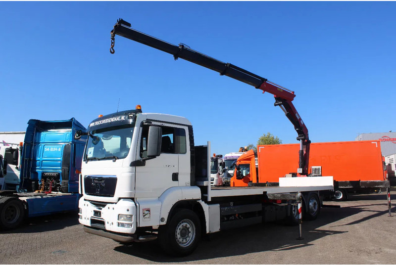 MAN TGS 26.440 + HMF 22T/M + remote + 6x2 steering + EURO 5 - Camion grue: photos 2 MAN TGS 26.440 + HMF 22T/M + remote + 6x2 steering + EURO 5 - Camion grue: photos 2