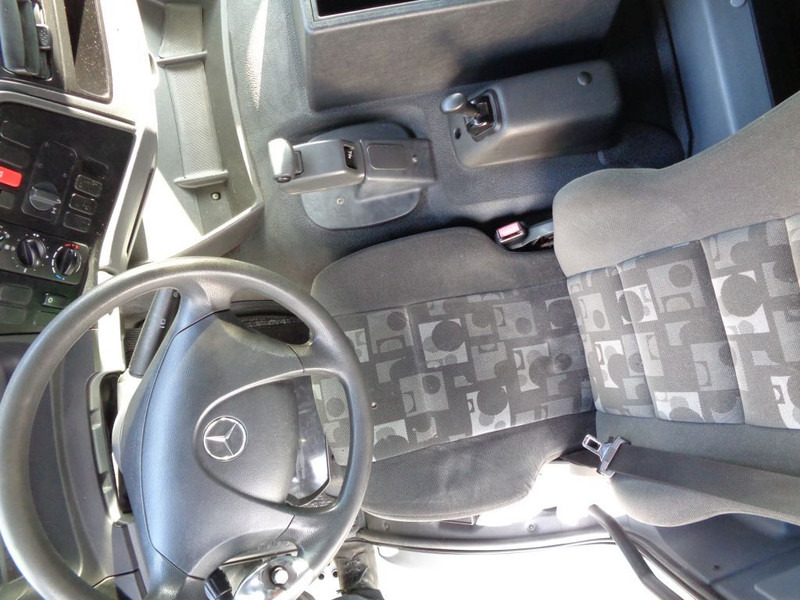 Mercedes-Benz AXOR 1823 + Dhollandia Lift - Camion fourgon: photos 5 Mercedes-Benz AXOR 1823 + Dhollandia Lift - Camion fourgon: photos 5