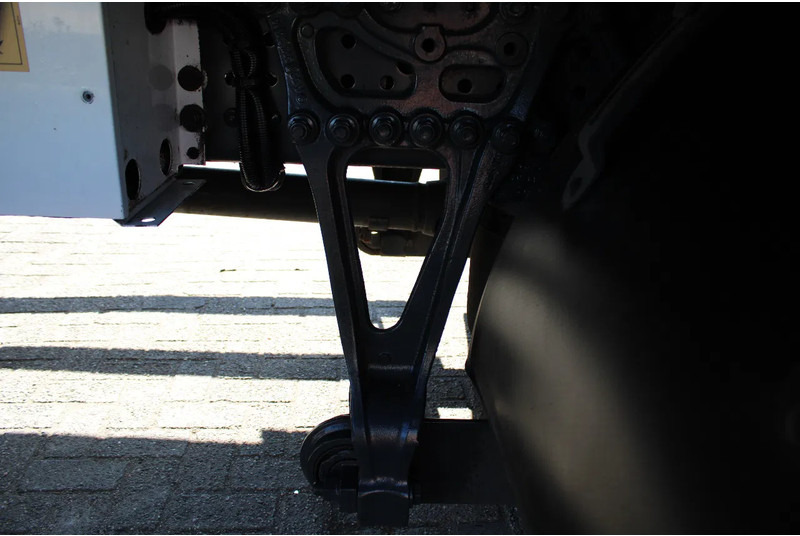 Camion frigorifique Mercedes-Benz Antos 1924 + THERMO KING 1200 + LIFT + EURO 6: photos 17