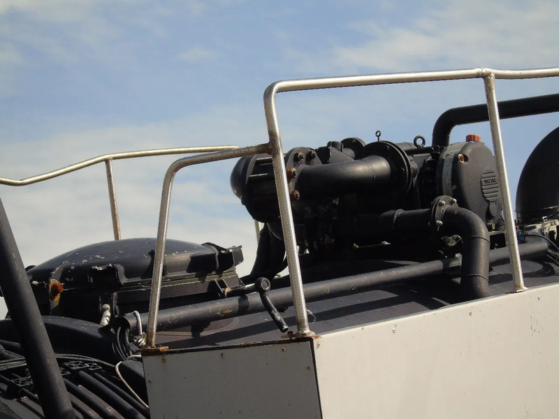 Camion hydrocureur Mercedes-Benz Atego 1923 + 8.800 liter INOX + complete pump/tipper/functional + EURO 2: photos 11 Camion hydrocureur Mercedes-Benz Atego 1923 + 8.800 liter INOX + complete pump/tipper/functional + EURO 2: photos 11