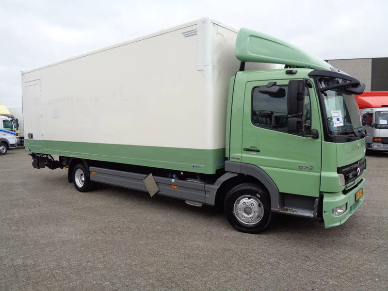 Mercedes-Benz Atego 822 Atego 822 + Euro 5 + Dhollandia lift - Camion fourgon: photos 3 Mercedes-Benz Atego 822 Atego 822 + Euro 5 + Dhollandia lift - Camion fourgon: photos 3