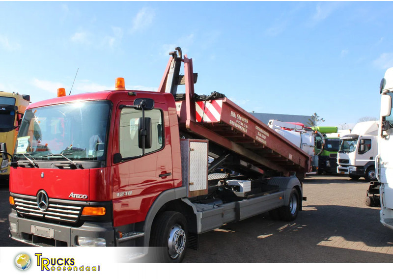 Mercedes-Benz Atego reserved!! 1218 + HYVALIFT + CONTAINER + MANUAL - Camion ampliroll: photos 1 Mercedes-Benz Atego reserved!! 1218 + HYVALIFT + CONTAINER + MANUAL - Camion ampliroll: photos 1