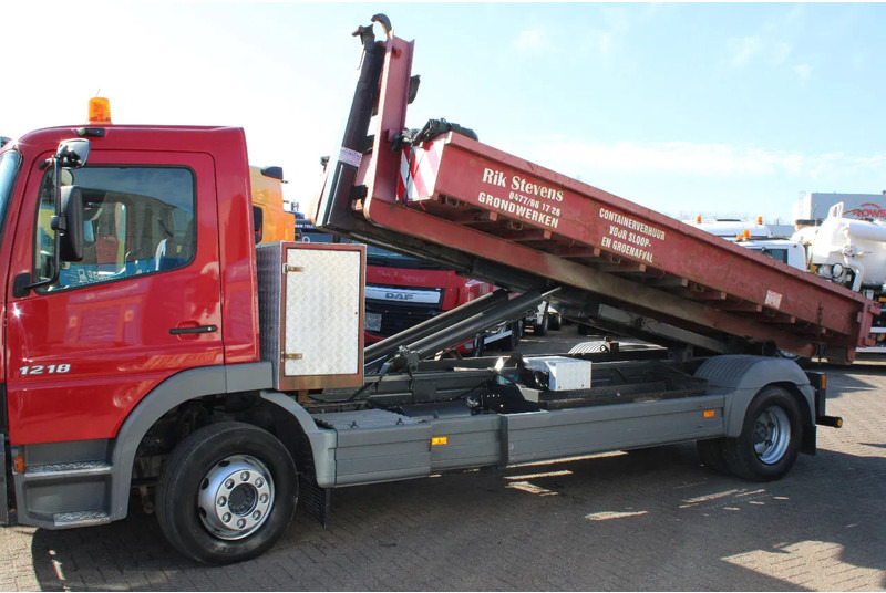 Mercedes-Benz Atego reserved!! 1218 + HYVALIFT + CONTAINER + MANUAL - Camion ampliroll: photos 3 Mercedes-Benz Atego reserved!! 1218 + HYVALIFT + CONTAINER + MANUAL - Camion ampliroll: photos 3