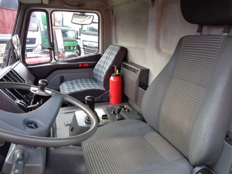 Mercedes-Benz SK 2433 + Semi-Auto + PTO + Serie 14 Crane + 3 pedals - Camion - système de câble, Camion grue: photos 4 Mercedes-Benz SK 2433 + Semi-Auto + PTO + Serie 14 Crane + 3 pedals - Camion - système de câble, Camion grue: photos 4